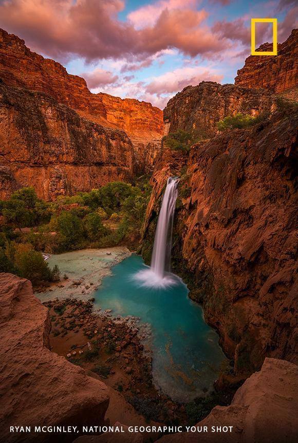 The glorious Havasu Falls of the Grand Canyon drops nearly 100 feet, a delightful spectacle to behold at sunset. https://on.natgeo.com/31ZMSzl